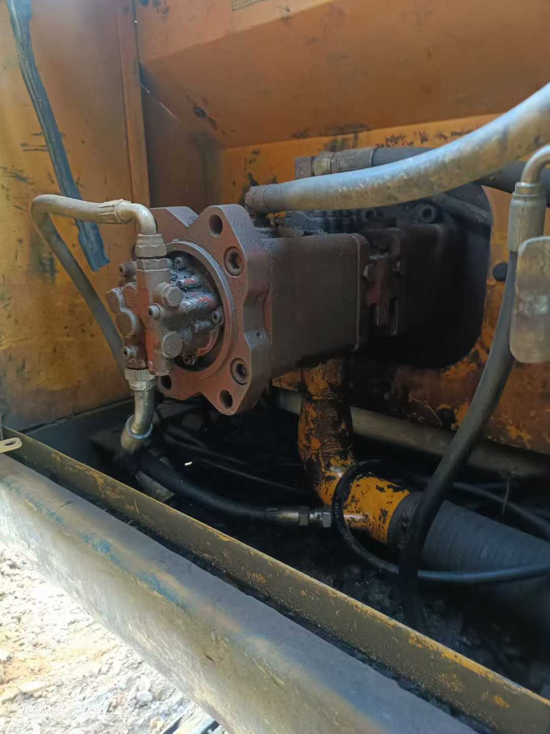 Used Hyundai R215-7 Excavator 2016 Model / 6