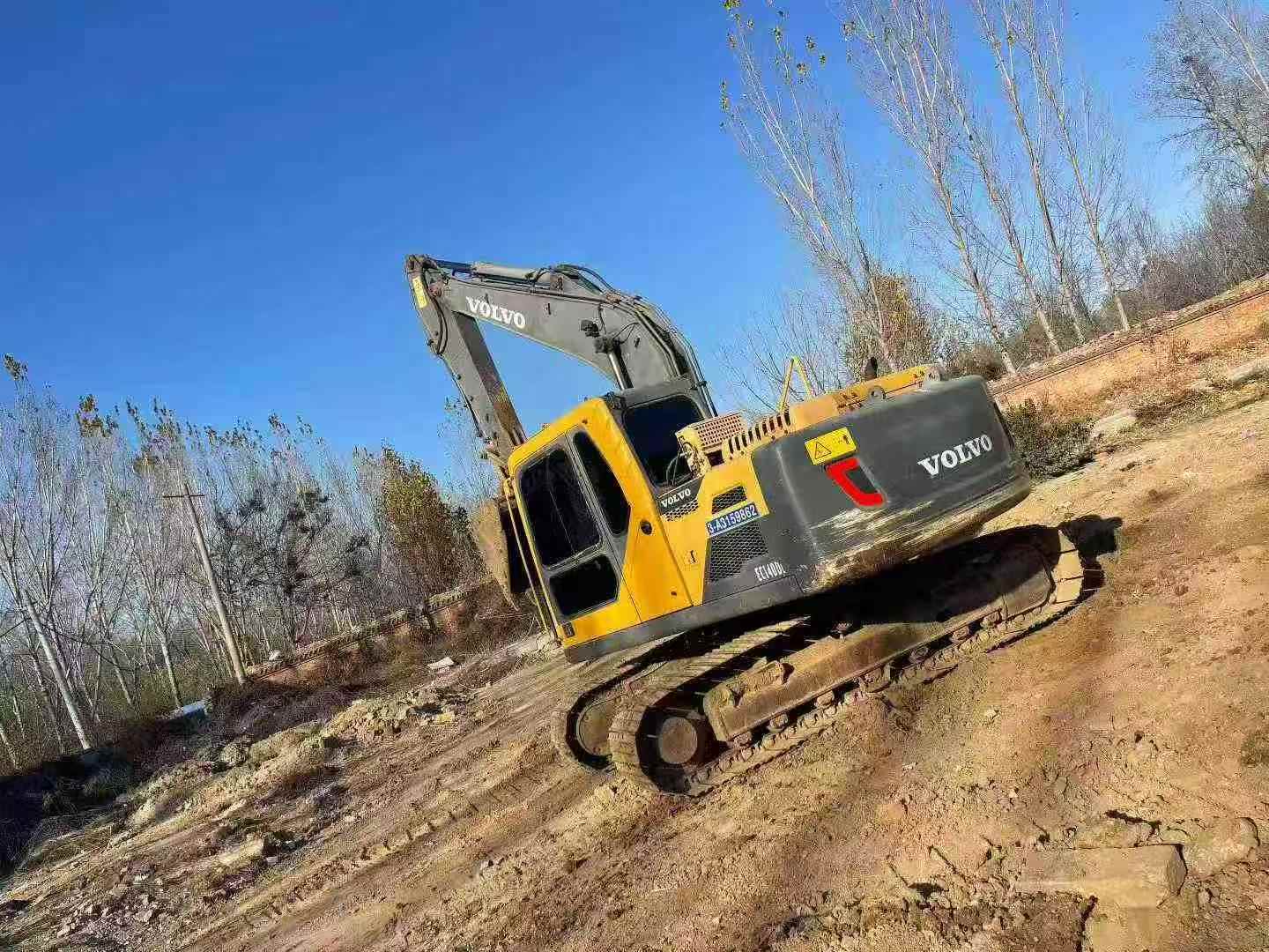 Used Volvo EC140DL Excavator 2016 Model / 4