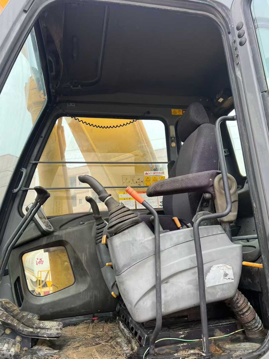 Used Kato HD1430V Excavator 2016 Model / 4