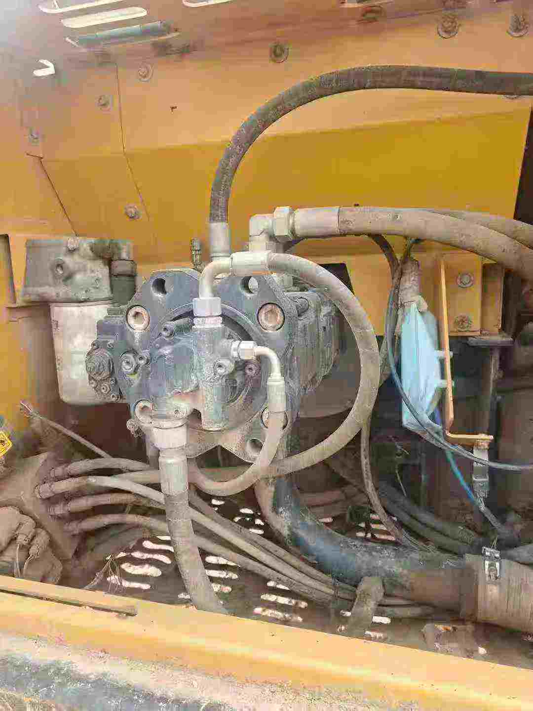 Used XCMG XE215CA Excavator 2016 Model / 3