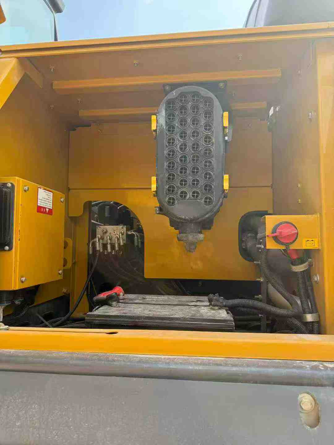 Used XCMG XE80 Excavator 2020 Model / 3