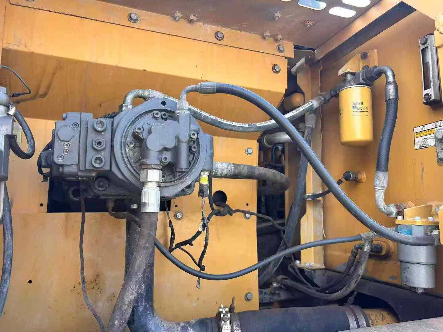 Used Sany SY245H Excavator 2016 Model / 9