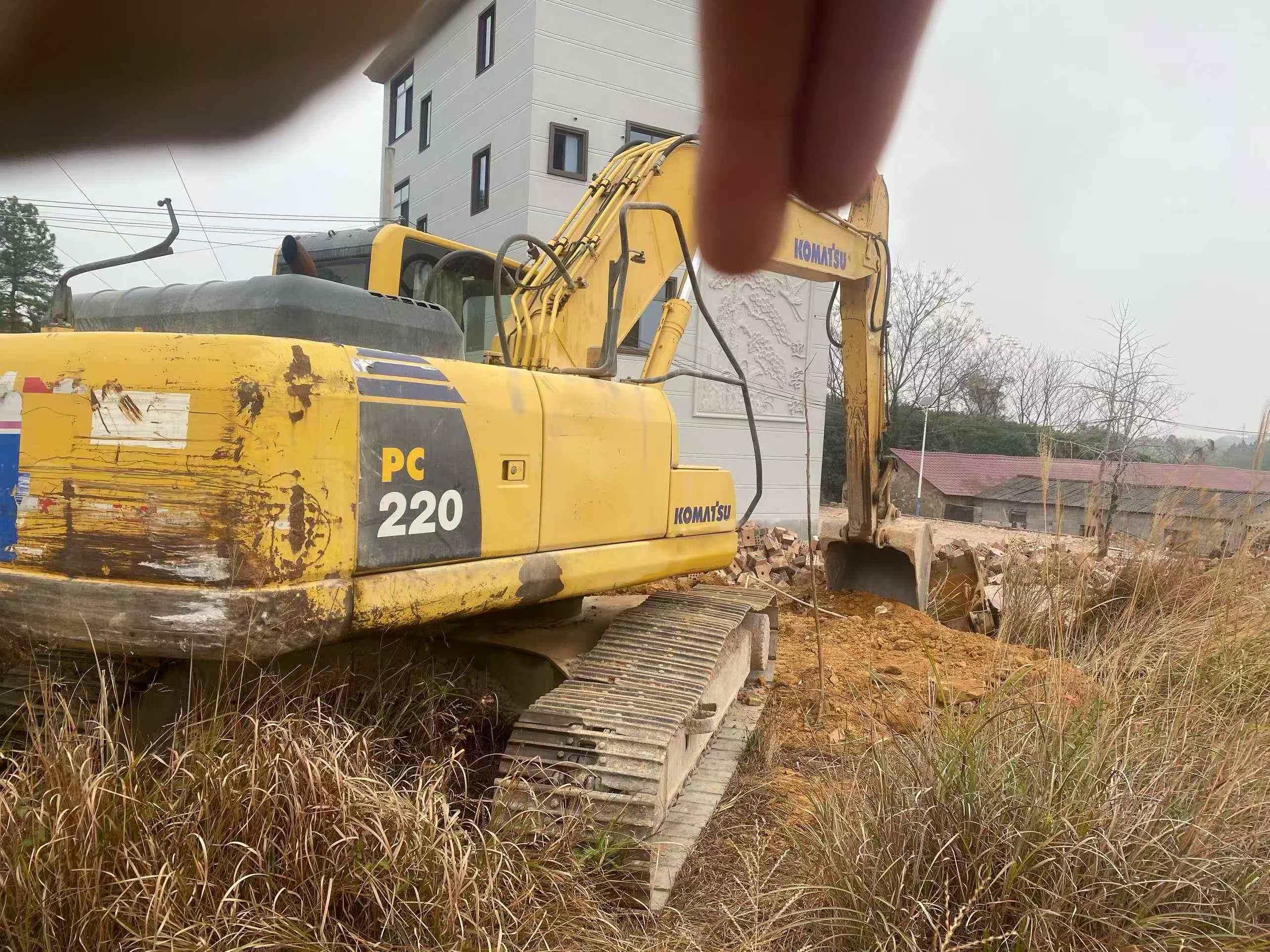 Used Komatsu PC220-8 Excavator 2010 Model / 5