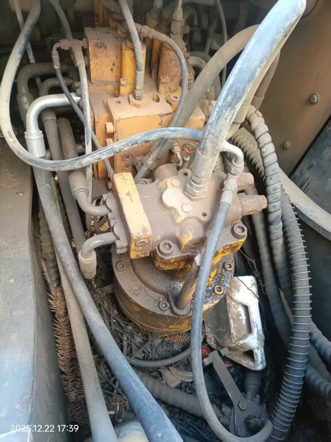 Used Hyundai R215-7 Excavator 2016 Model / 5