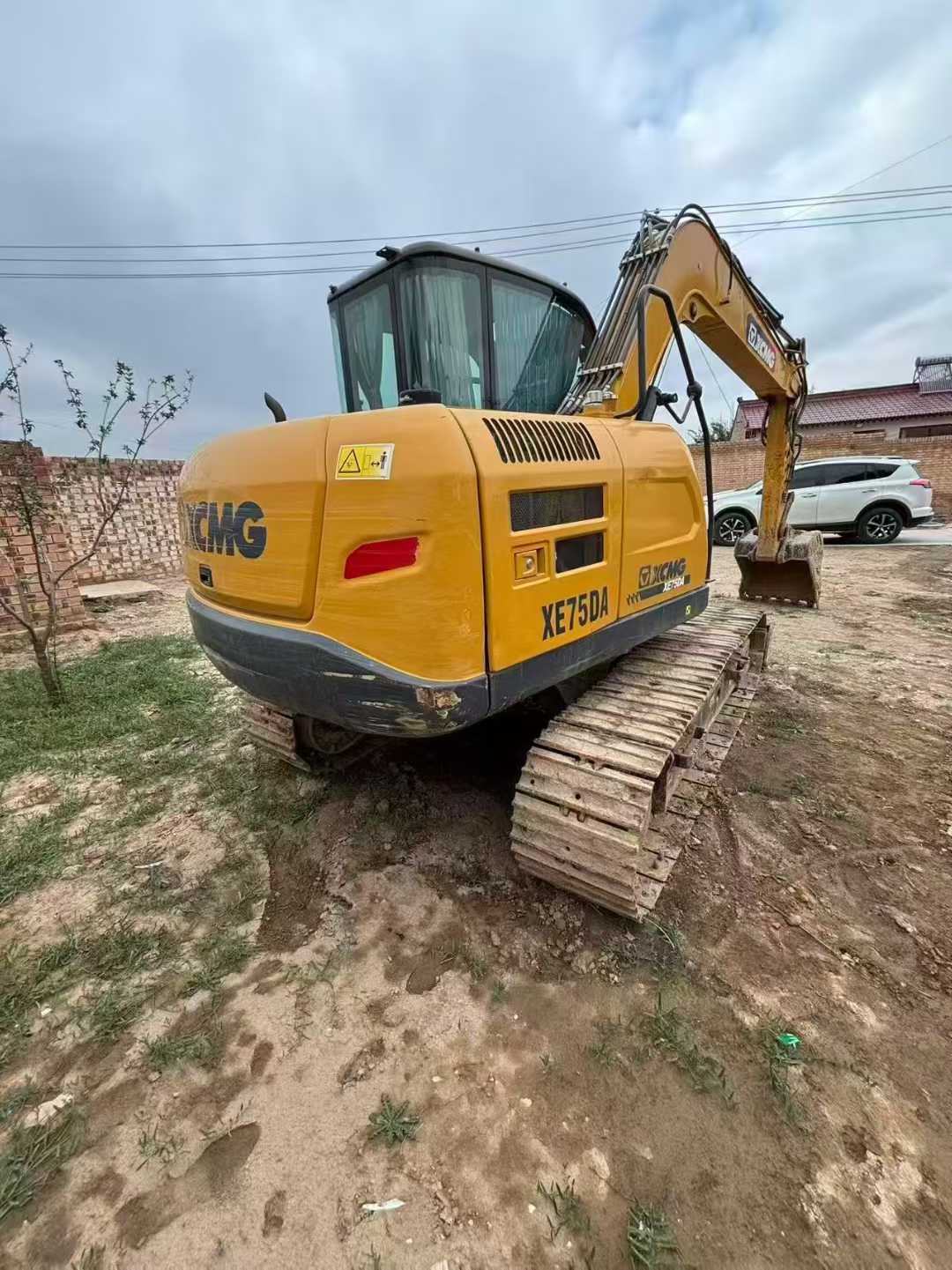 Used XCMG XE75WD Excavator 2016 Model / 4