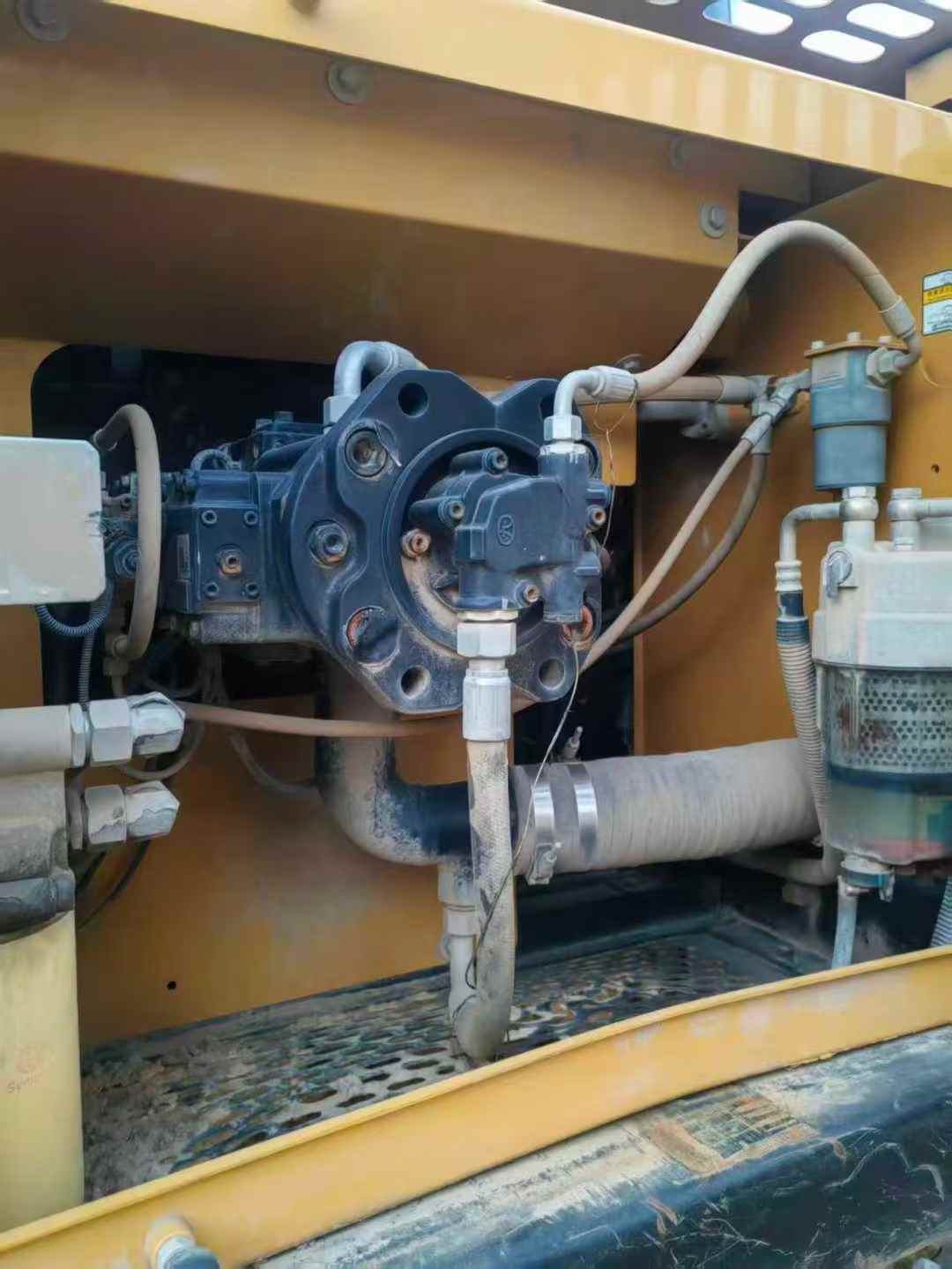 Used Sany SY200H Excavator 2021 Model / 4