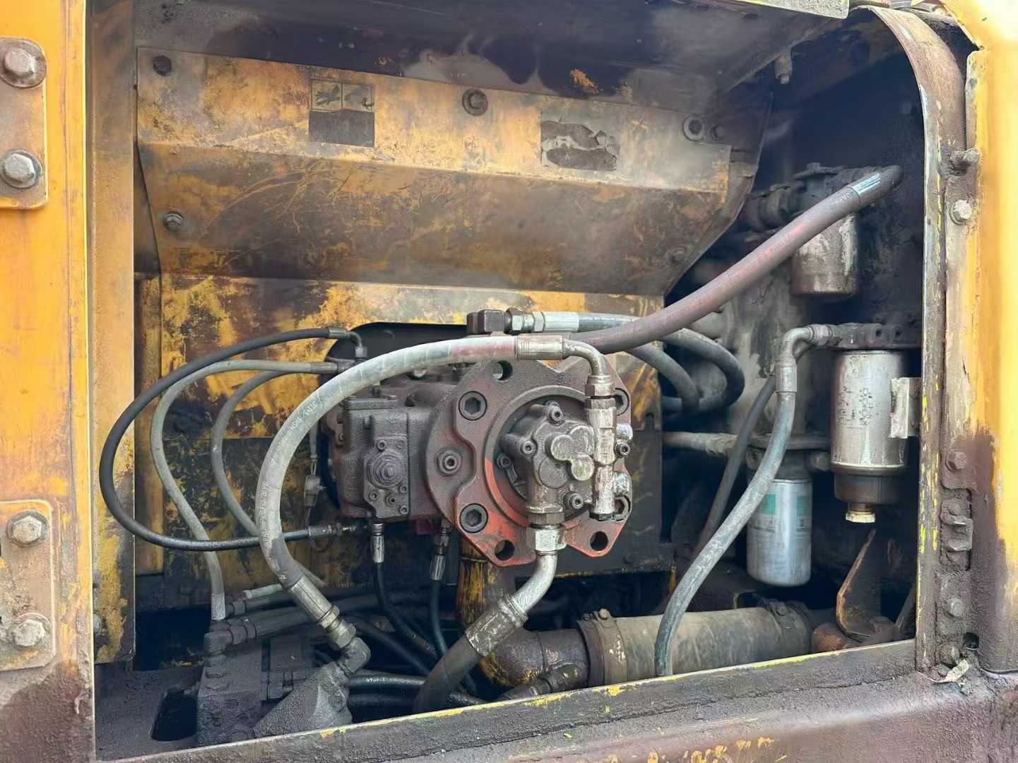 Used Hyundai R225-7 Excavator 2016 Model / 6