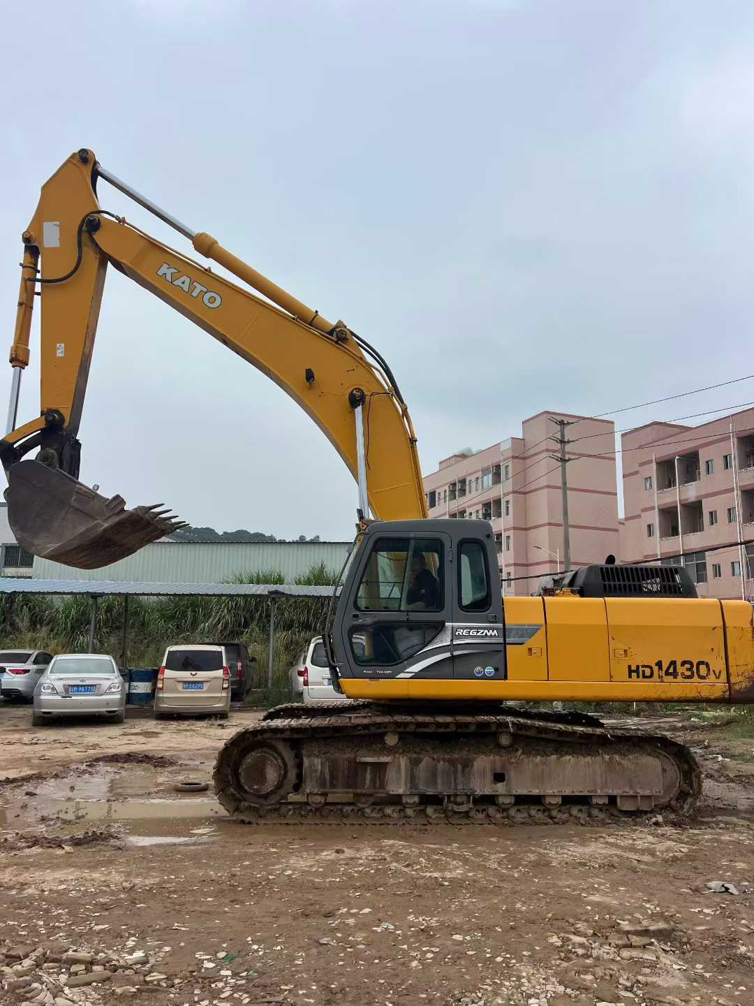 Used Kato HD1430V Excavator 2016 Model / 2