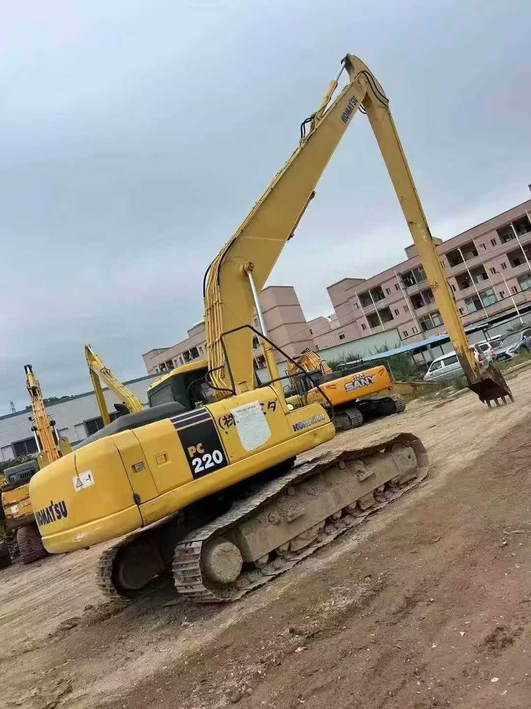 Used Komatsu PW220-7 Excavator 2016 Model / 3