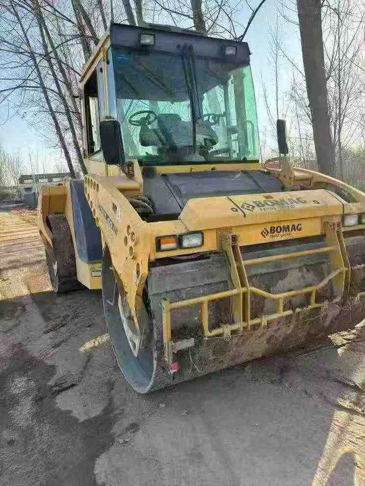 Used XCMG XE150 Excavator 2022 Model / 3