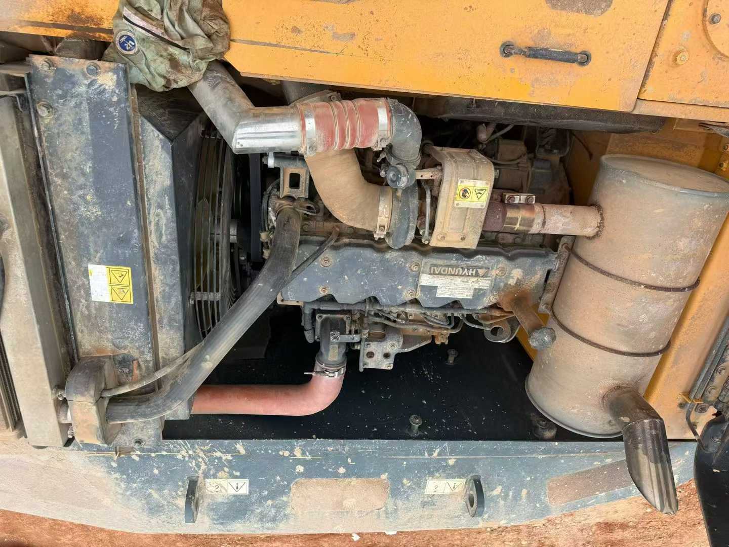 Used Hyundai R215VSN Excavator 2016 Model / 7