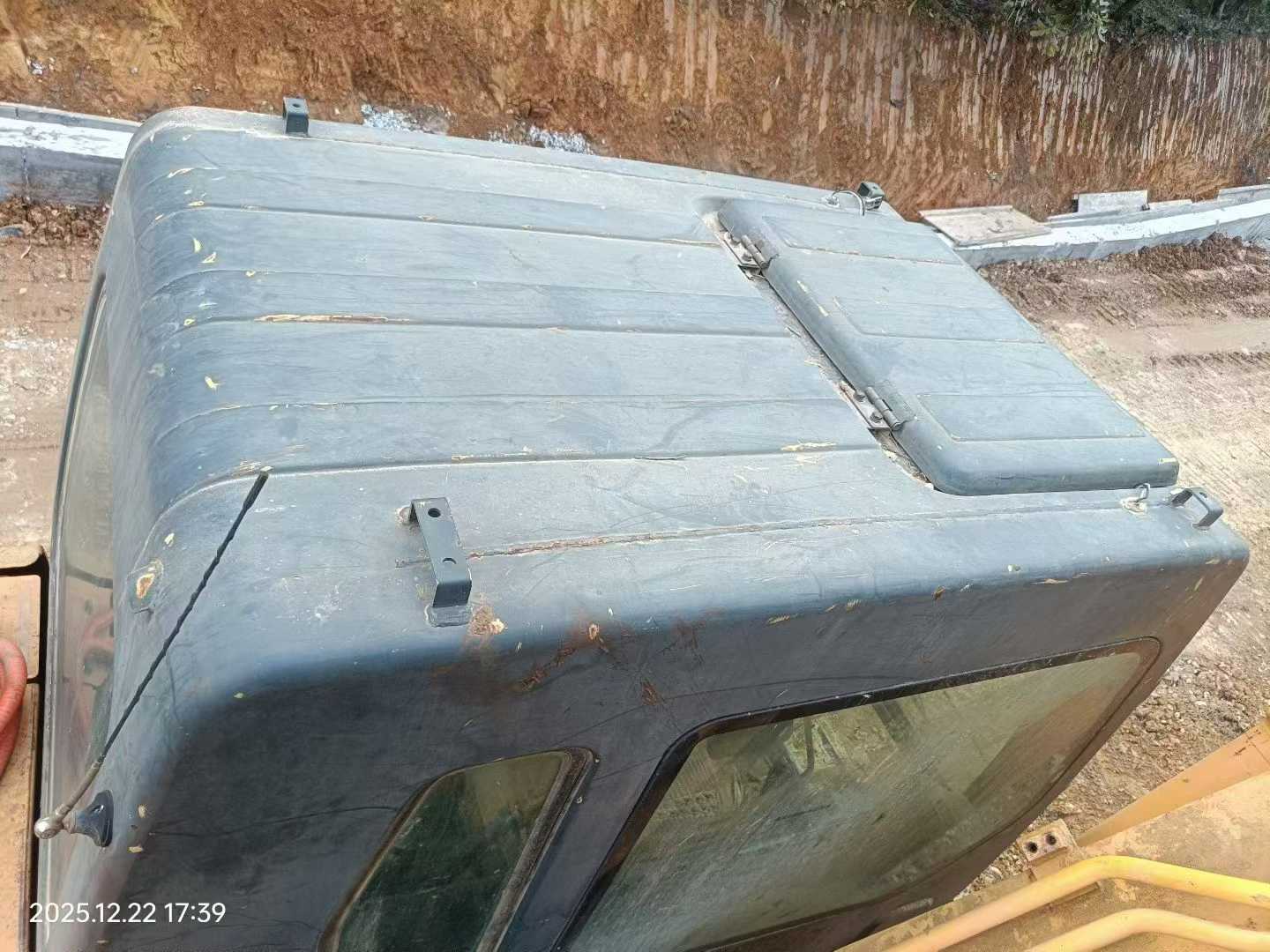 Used Hyundai R215-7 Excavator 2016 Model / 4