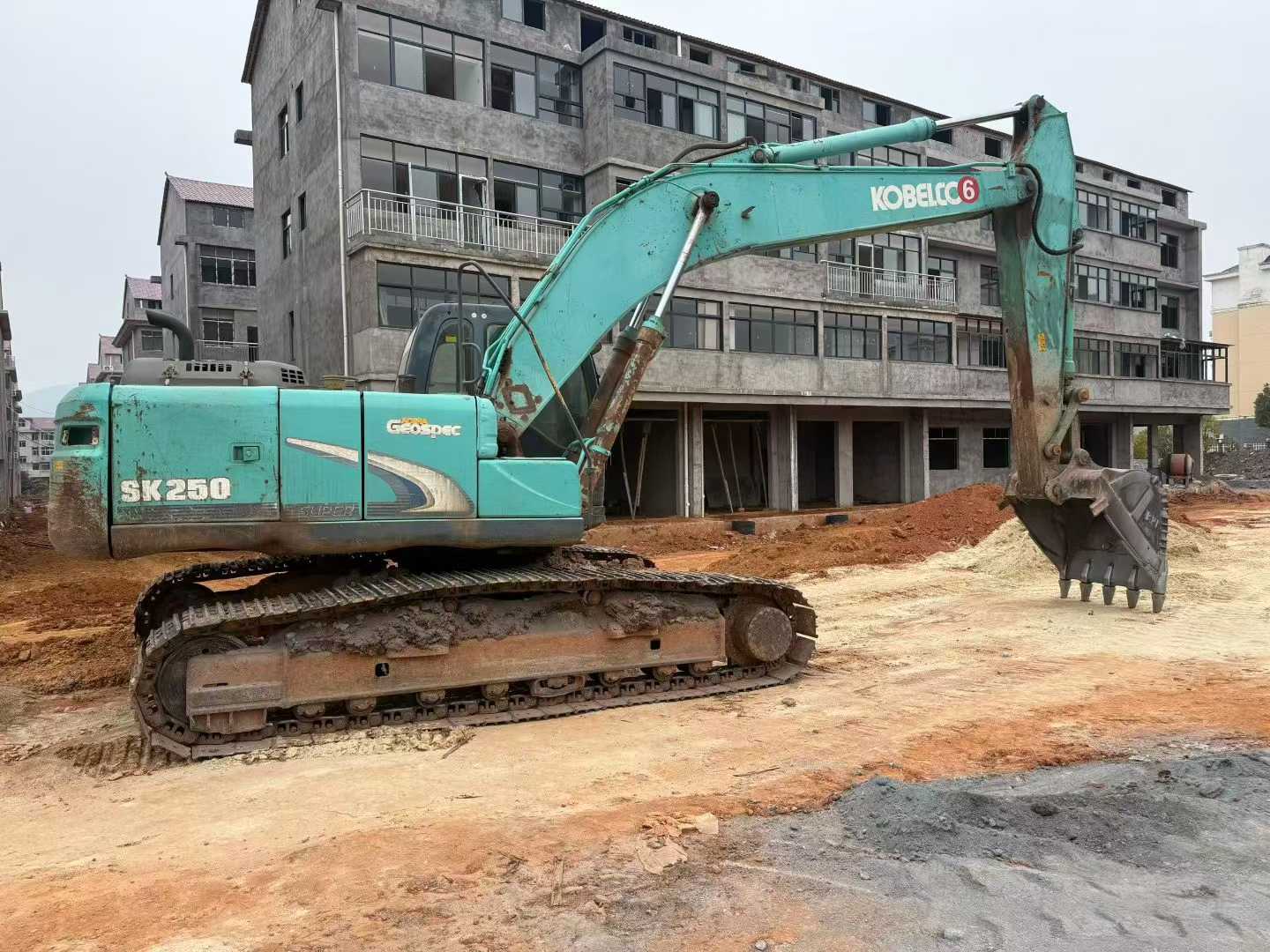 Used Kobelco SK210 Excavator 2016 Model / 4