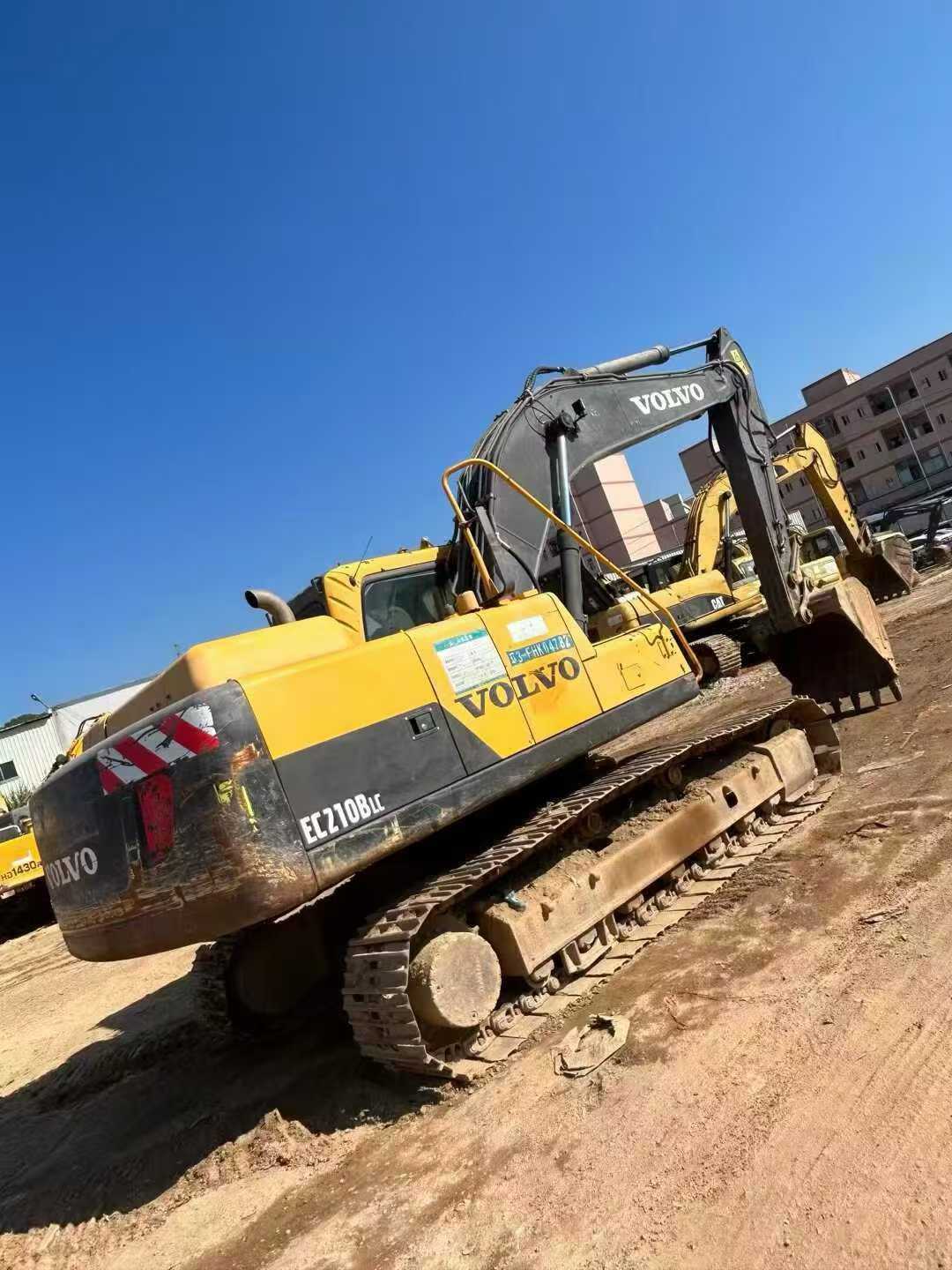 Used Volvo EW210C Excavator 2016 Model / 3