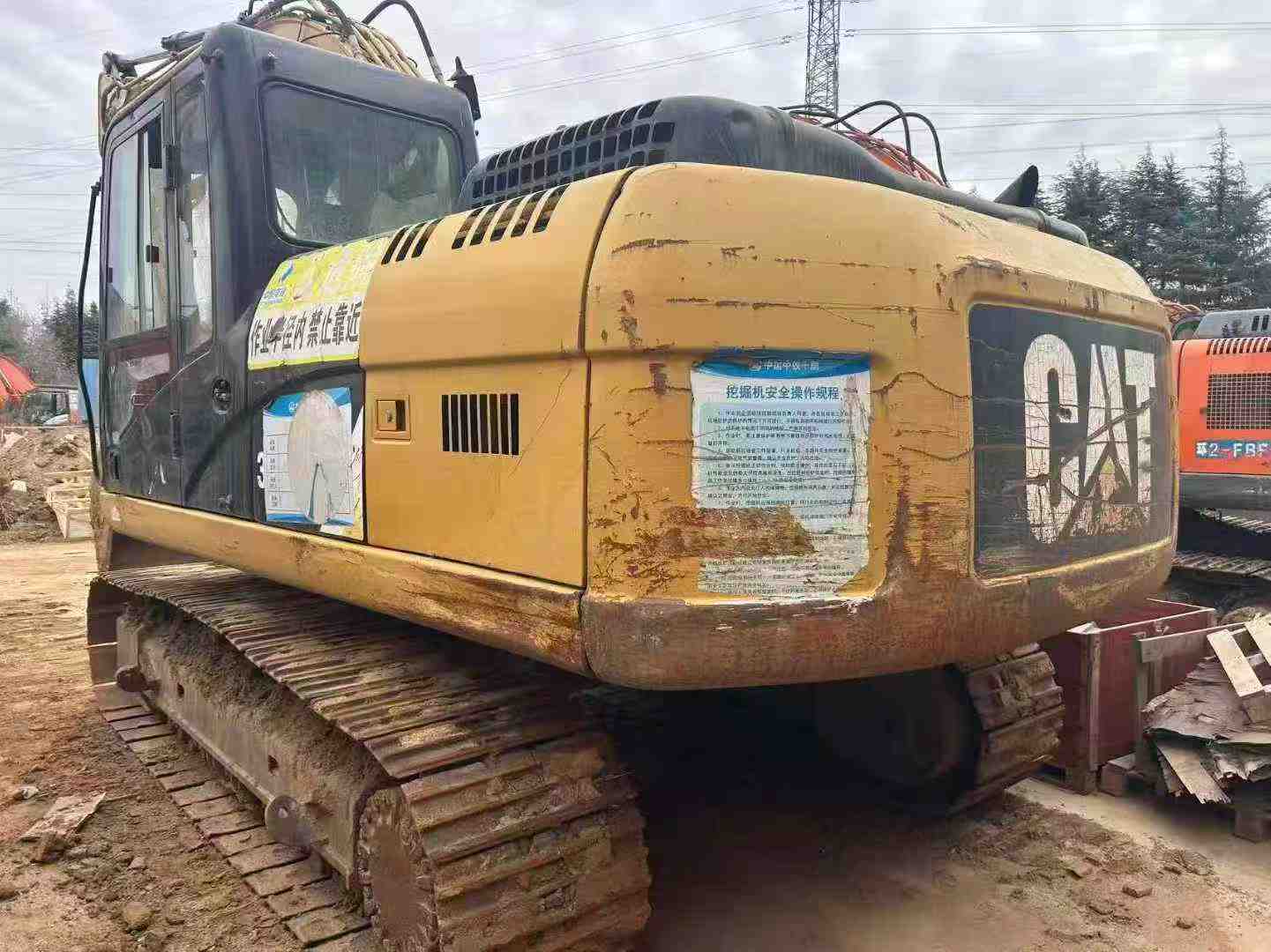 Used Caterpillar 320D Excavator 2014 Model / 2