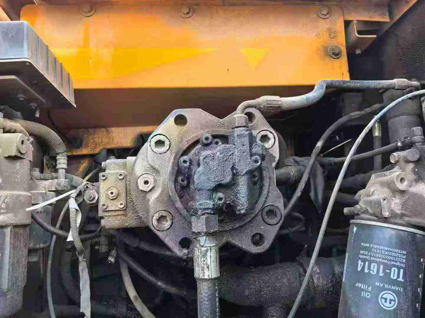 Used Sany SY215W Excavator 2012 Model / 3