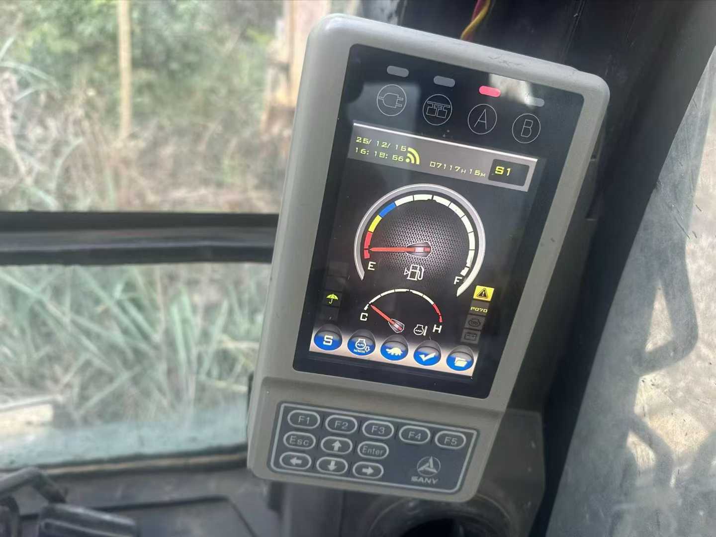 Used Sany SY135 Excavator 2017 Model / 8