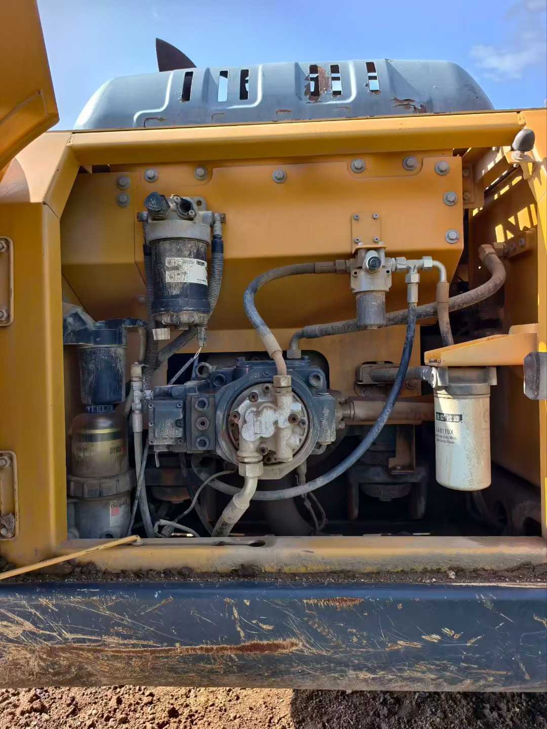 Used XCMG XE215 Excavator 2016 Model / 4