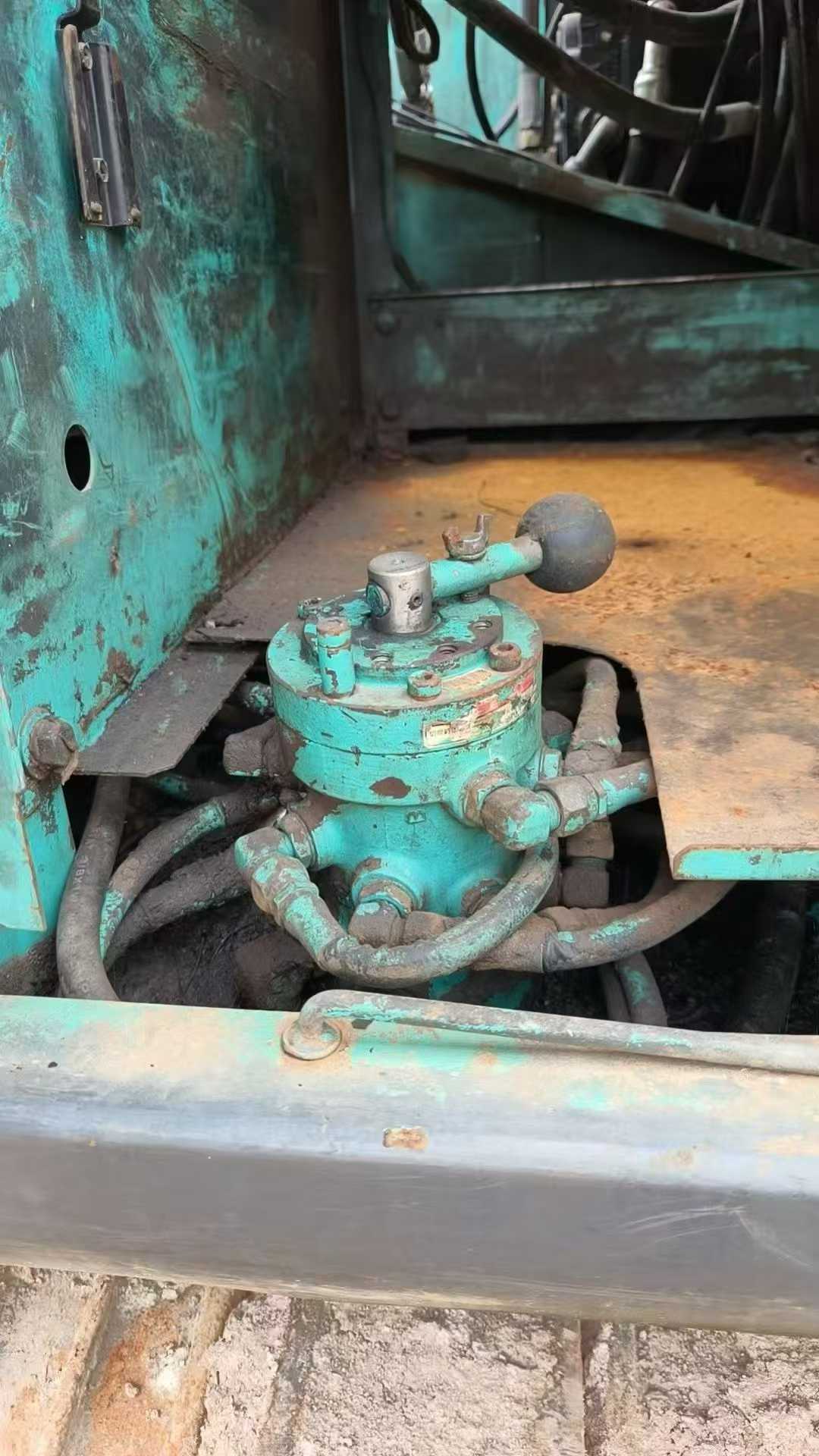 Used Kobelco SK200 Excavator 2016 Model / 2