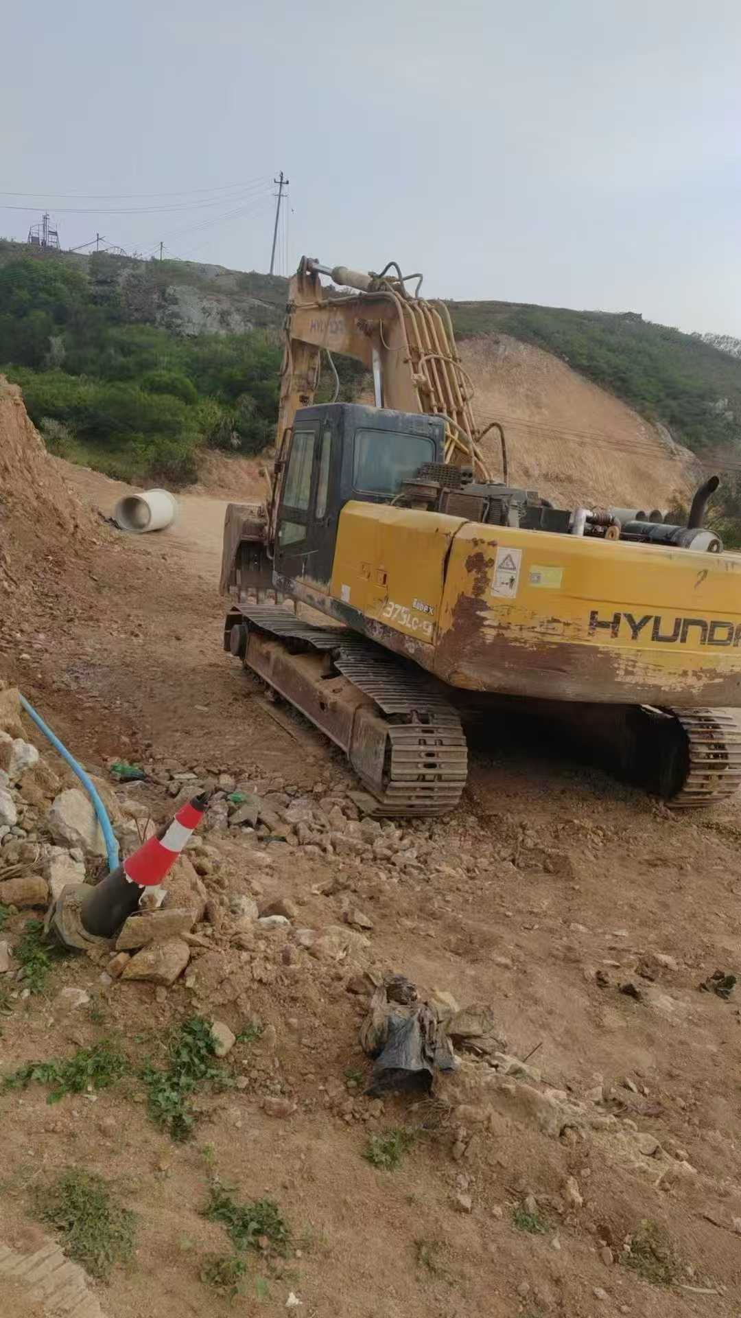 Used Hyundai R335-7 Excavator 2016 Model / 2