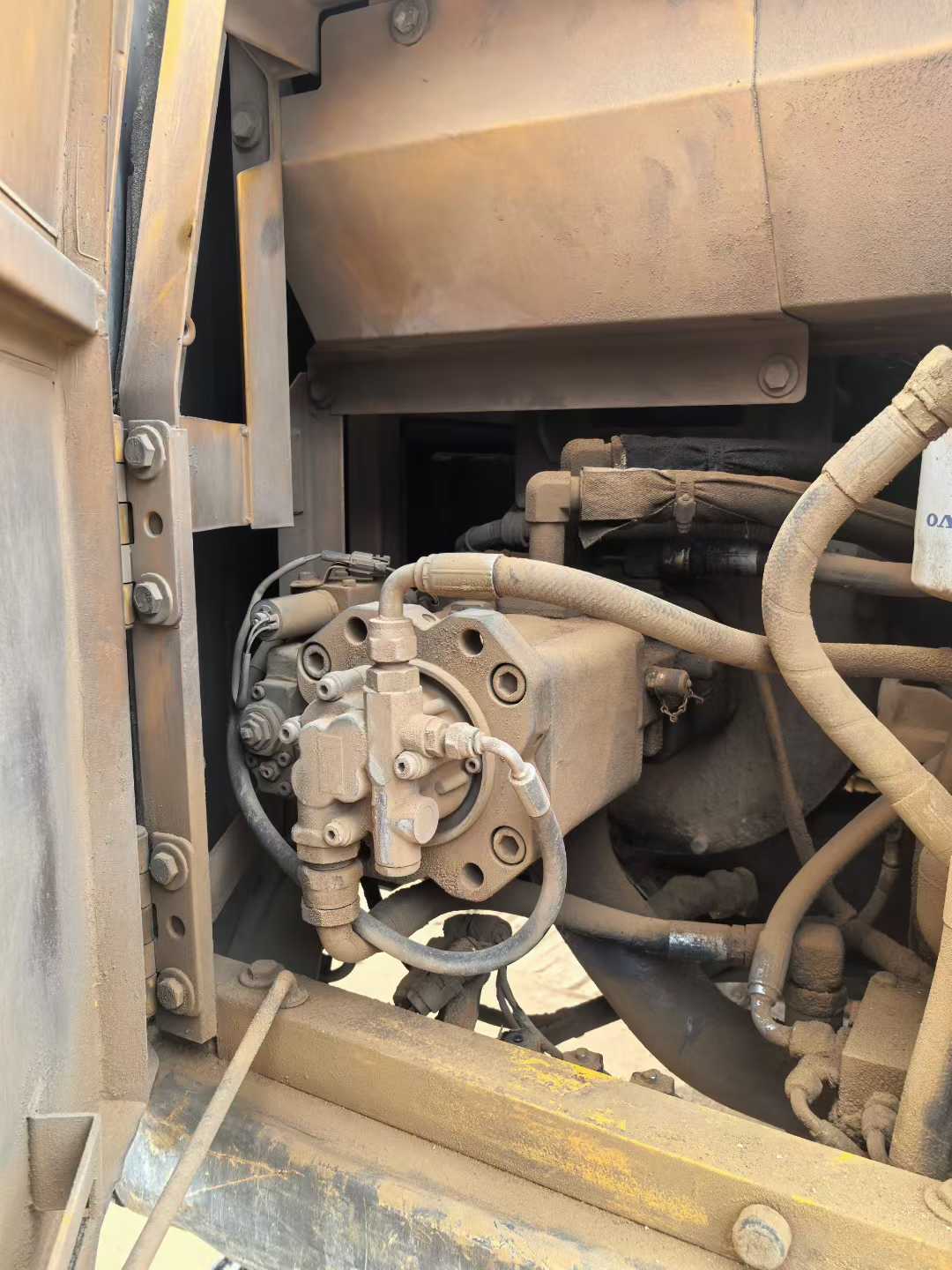 Used Volvo EC140 Excavator 2015 Model / 6