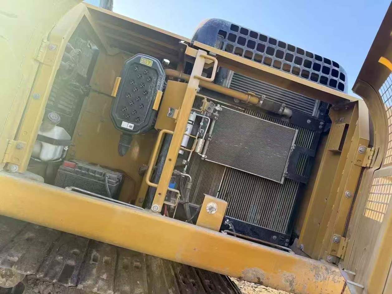 Used Caterpillar 323 Excavator 2021 Model / 4