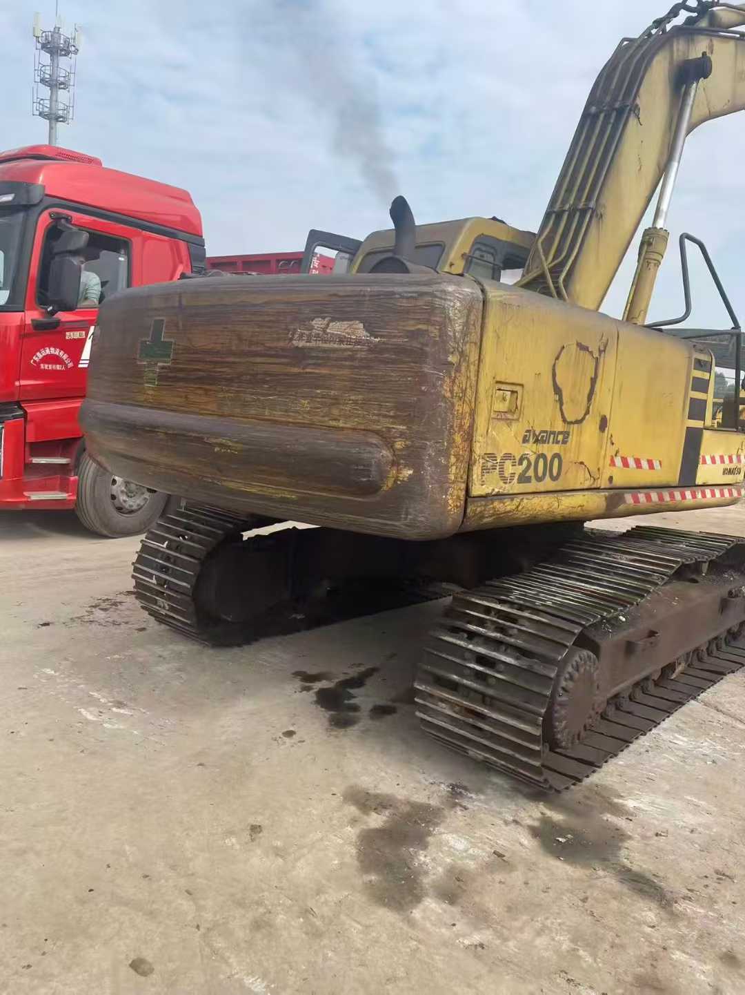 Used Komatsu PC200-6 Excavator 2016 Model / 2