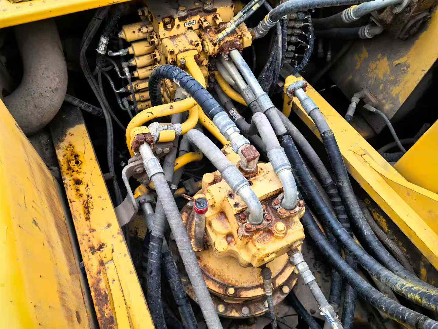 Used Komatsu PC300 Excavator 2016 Model / 5