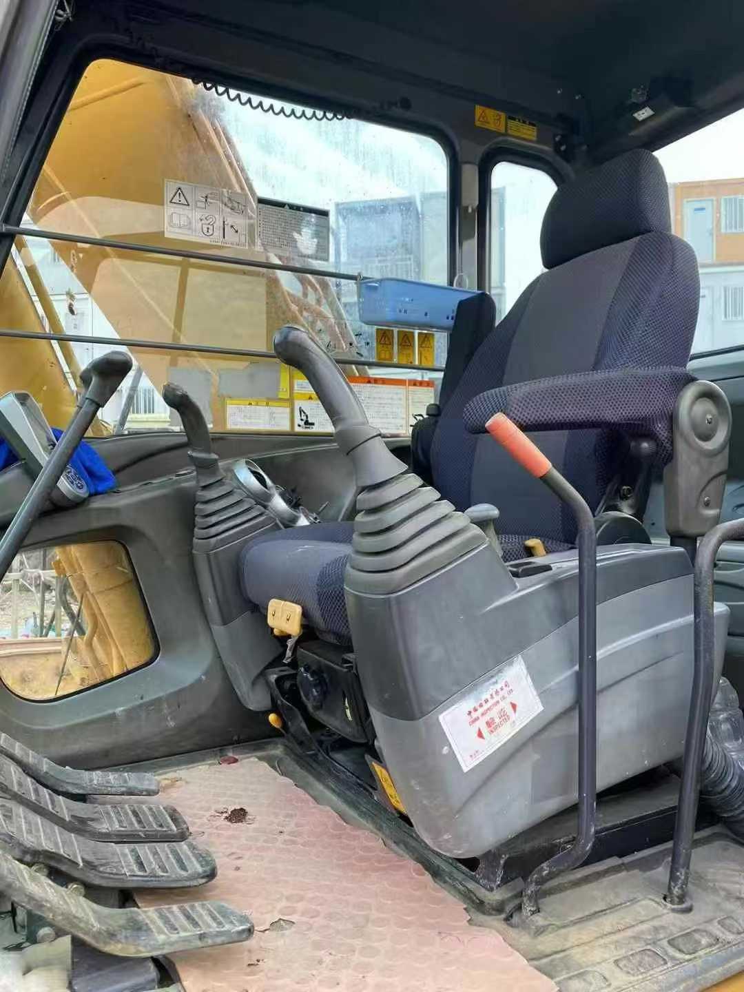 Used Kato HD512V Excavator 2016 Model / 4