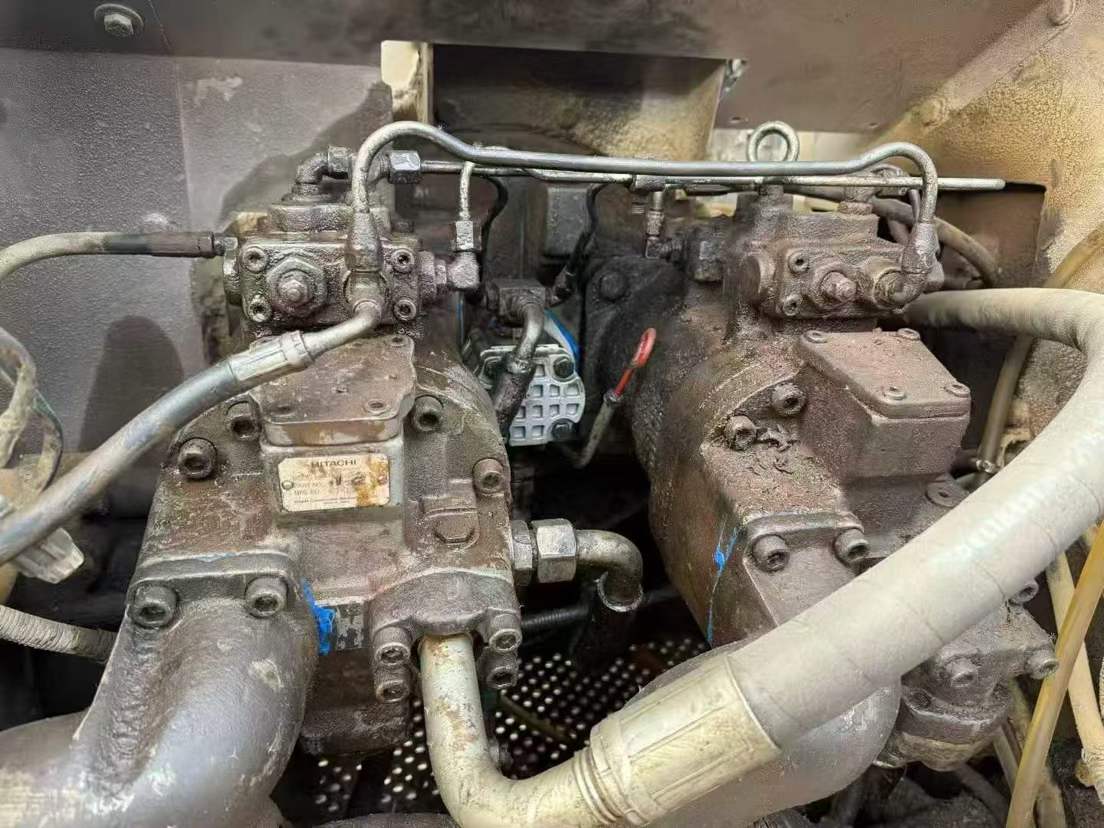 Used Hitachi ZX60 Excavator 2012 Model / 8