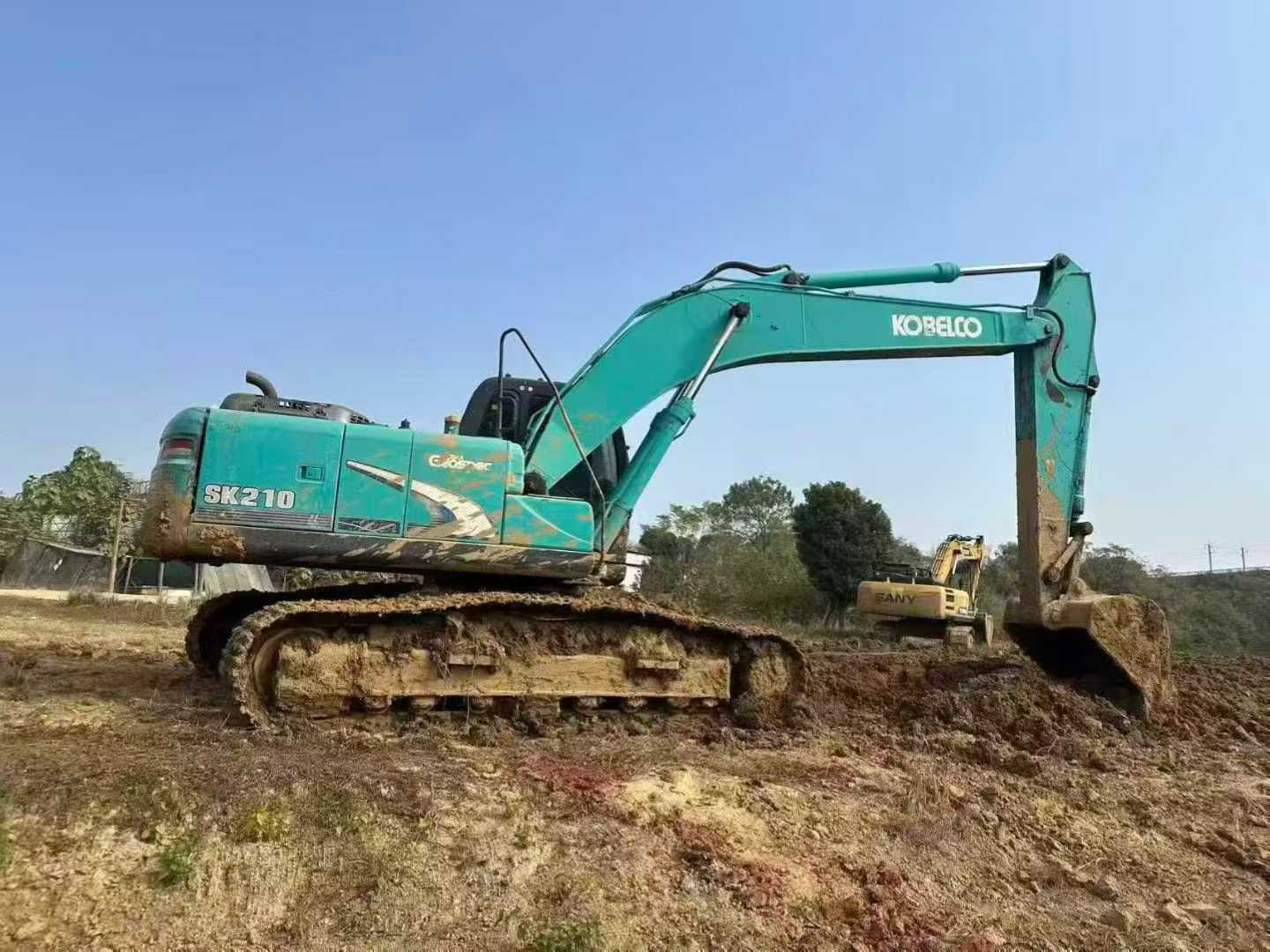 Used Kobelco SK210 Excavator 2011 Model / 3