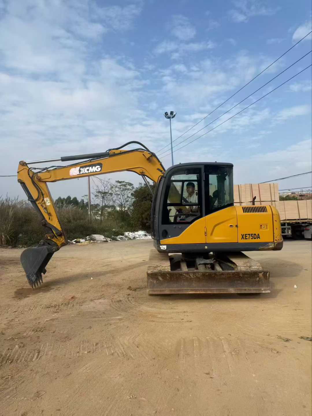 Used XCMG XE75WD Excavator 2021 Model / 2