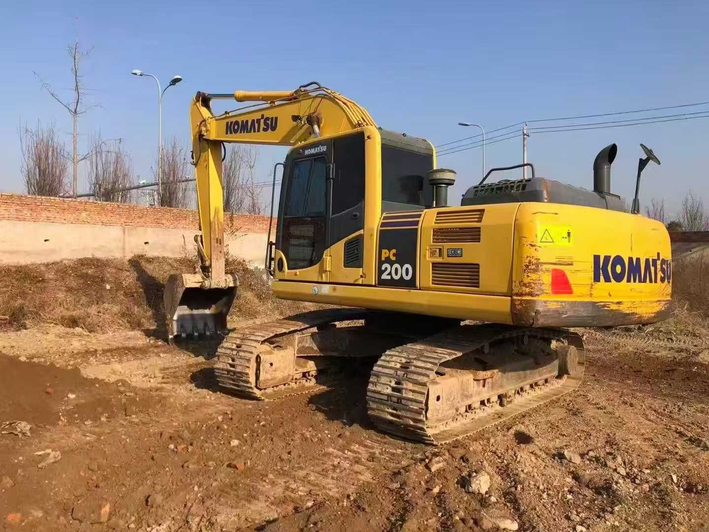 Used Komatsu PC200 Excavator 2016 Model / 2