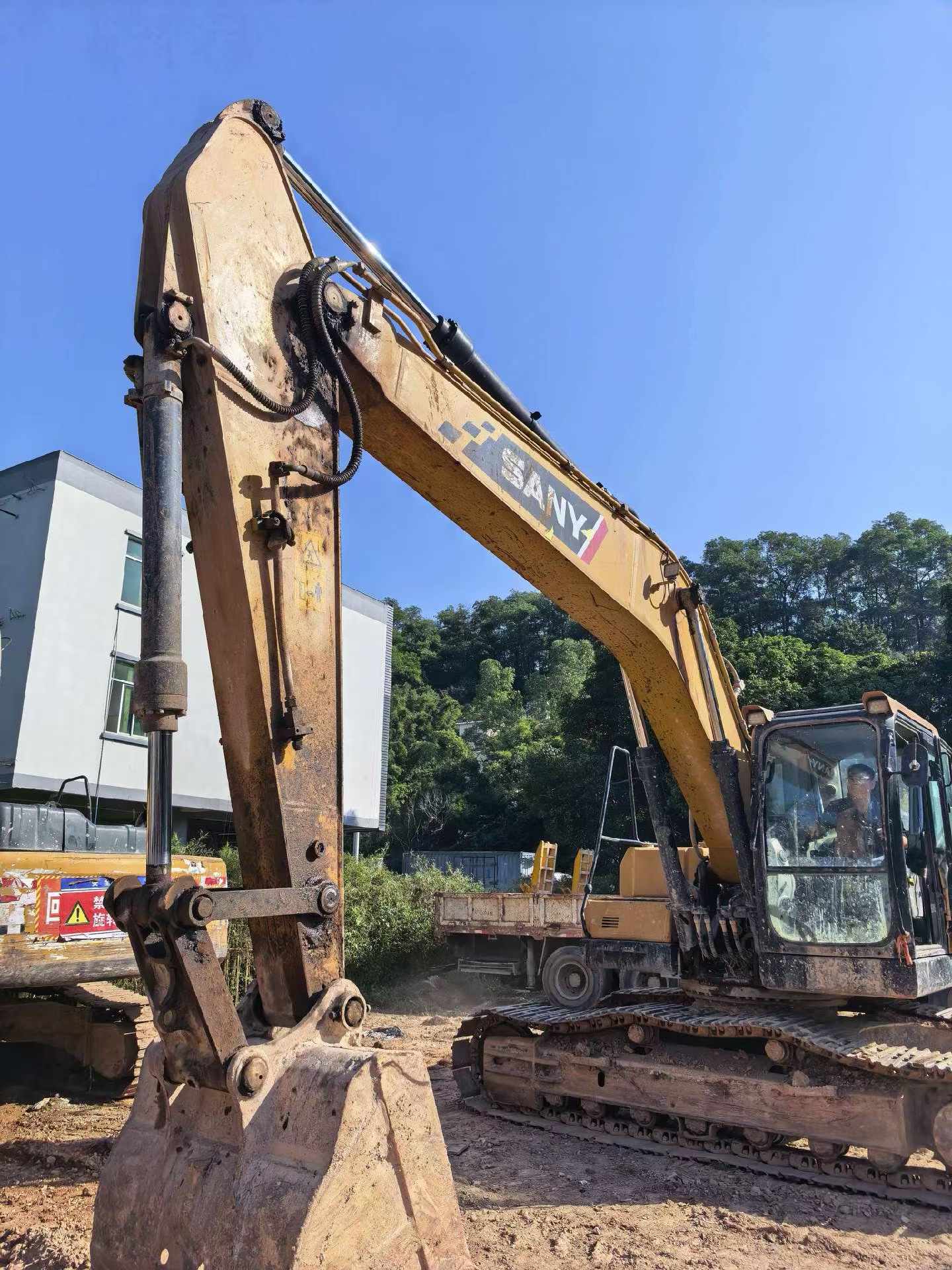 Used Sany SY200H Excavator 2022 Model / 3