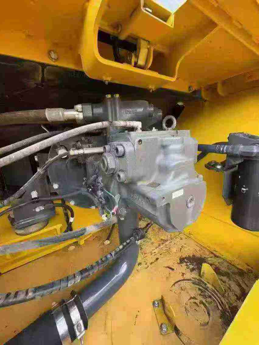 Used Komatsu PC60 Excavator 2016 Model / 8