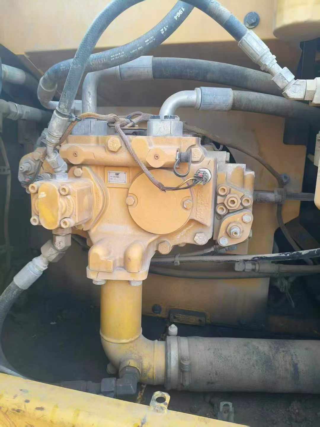 Used Caterpillar 320D Excavator 2014 Model / 4