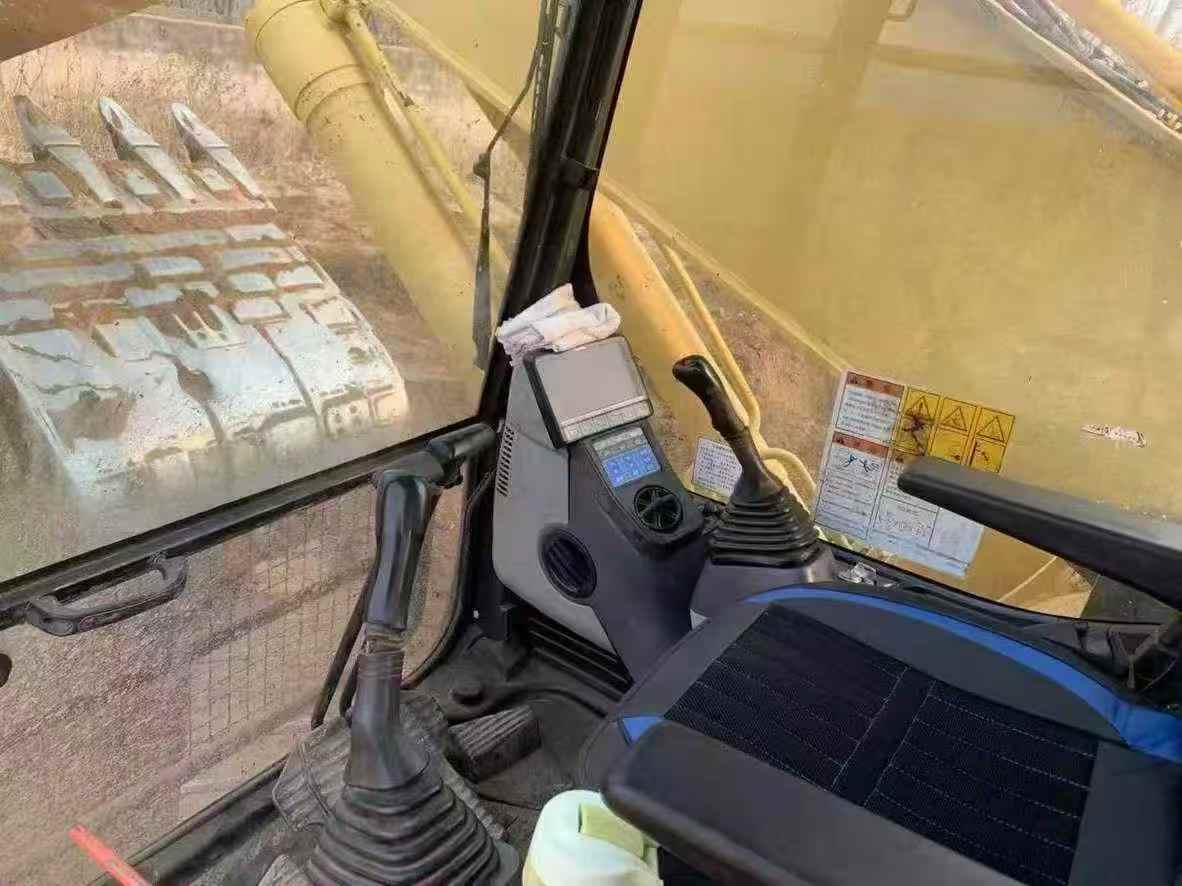 Used Komatsu PC240-11M0 Excavator 2016 Model / 6