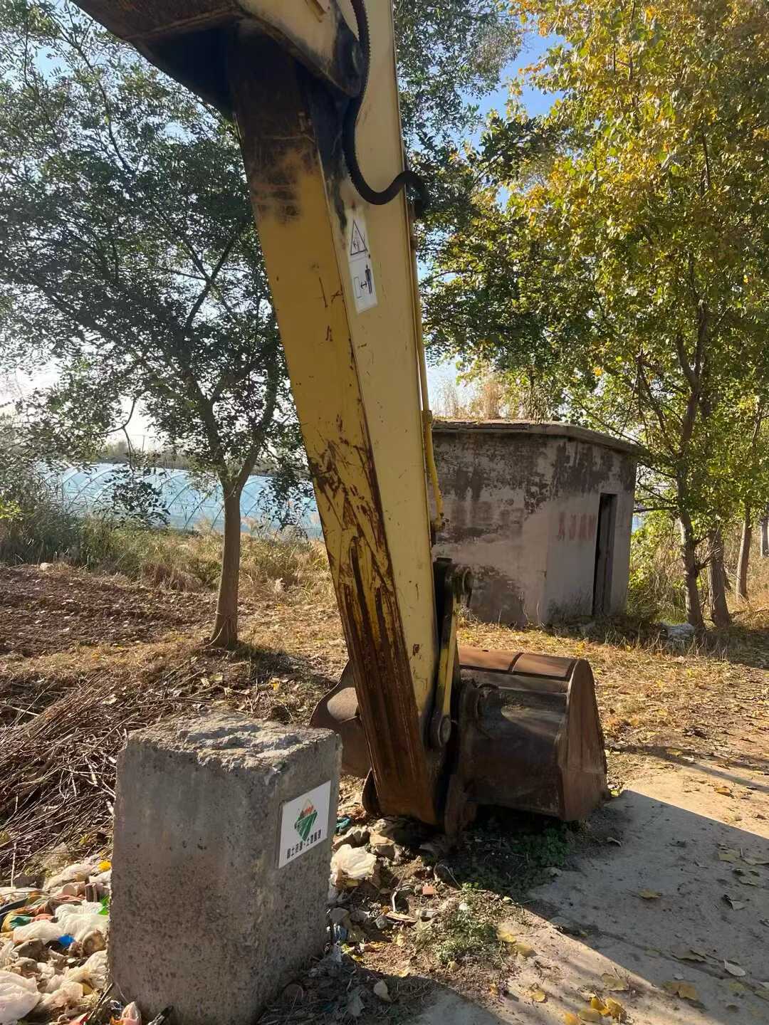 Used Komatsu PC210LC-8 Excavator 2011 Model / 3