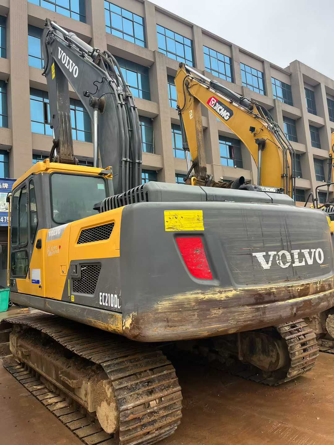 Used Volvo EC200 Excavator 2019 Model / 3