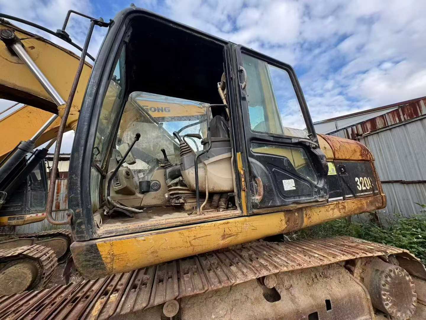 Used Caterpillar 320C Excavator 2016 Model / 2