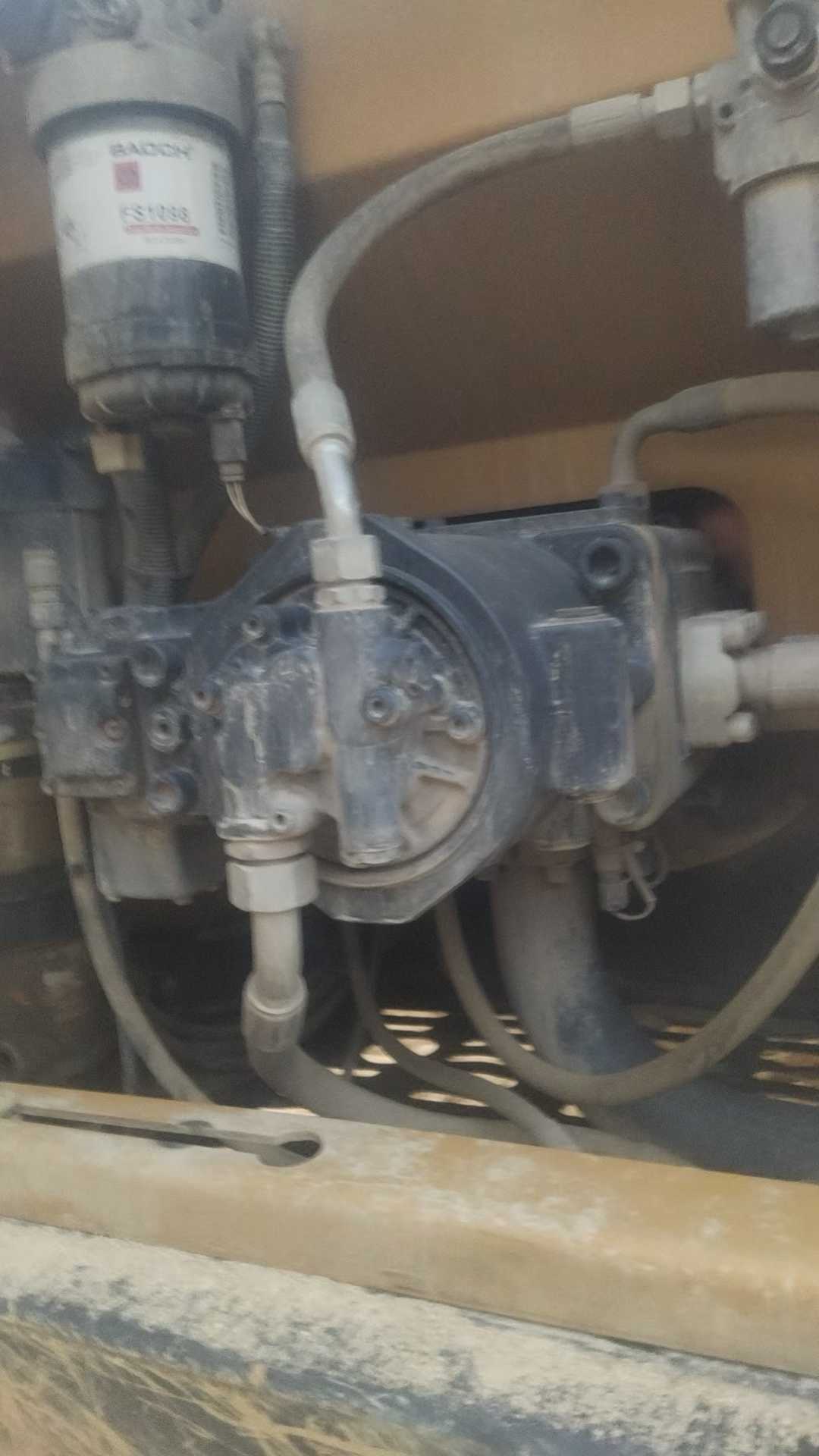 Used XCMG XE215 Excavator 2016 Model / 4