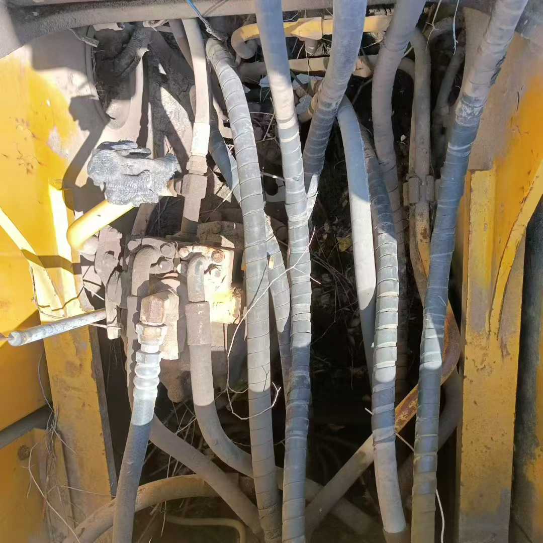 Used Komatsu PC200-8 Excavator 2011 Model / 9