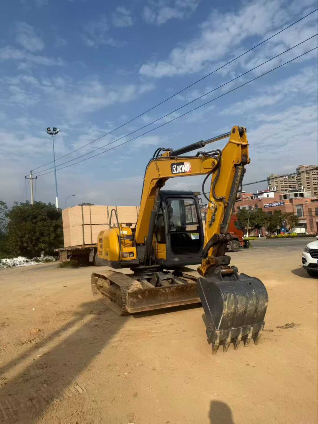 Used XCMG XE75WD Excavator 2021 Model / 3