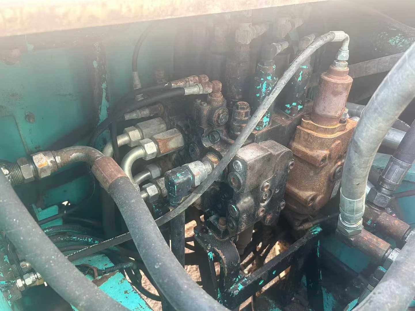 Used Kobelco SK200 Excavator 2016 Model / 6