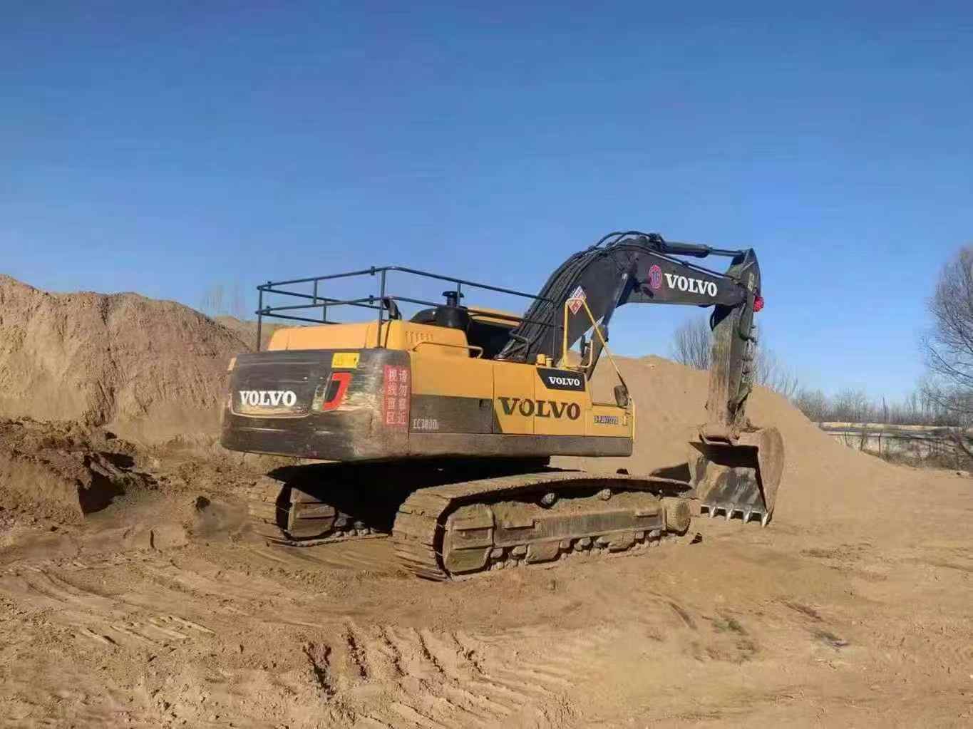 Used Volvo EC60D Excavator 2016 Model / 3