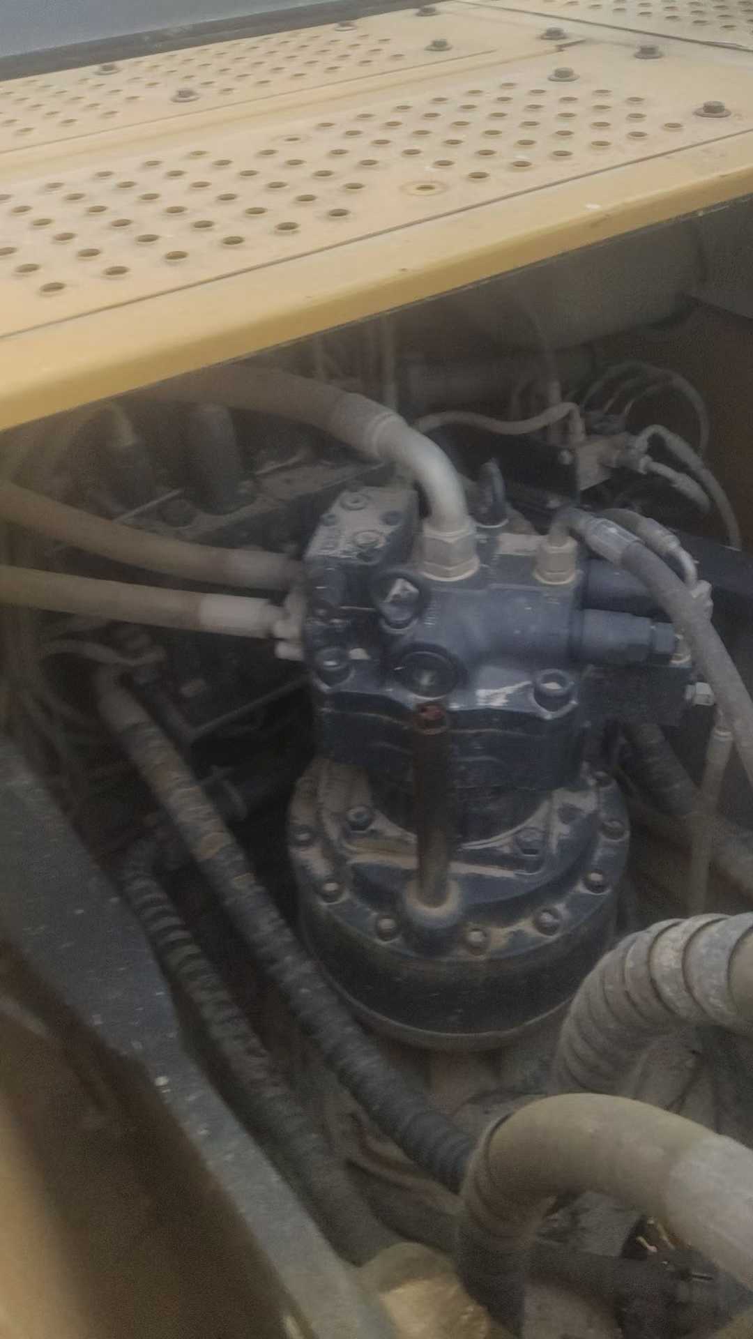 Used XCMG XE215 Excavator 2016 Model / 3