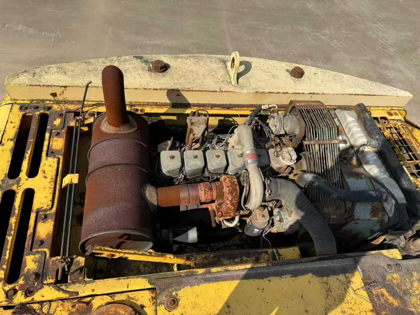 Used Komatsu PC200-6E Excavator 2016 Model / 7