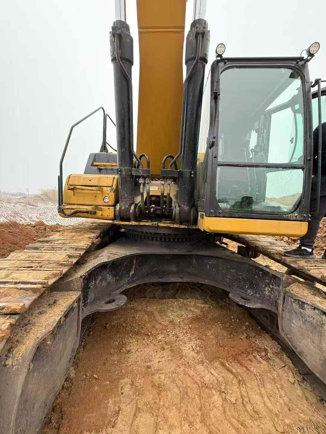 Used Caterpillar CAT352  Excavator 2022 Model / 9