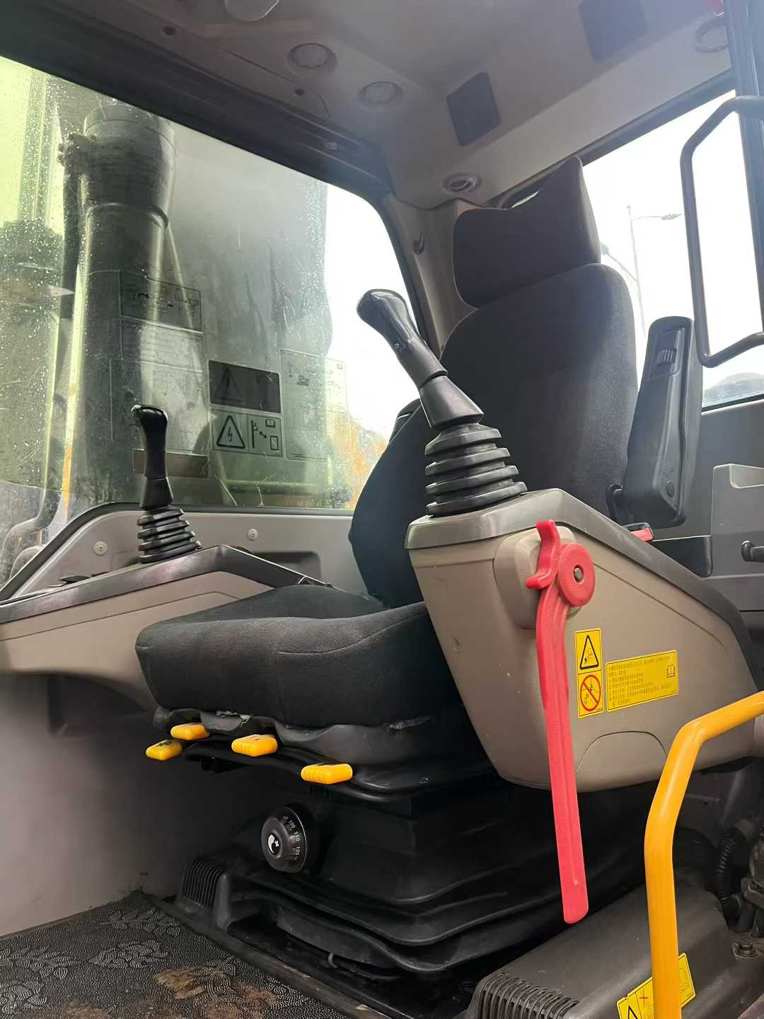 Used Volvo EC200 Excavator 2019 Model / 8