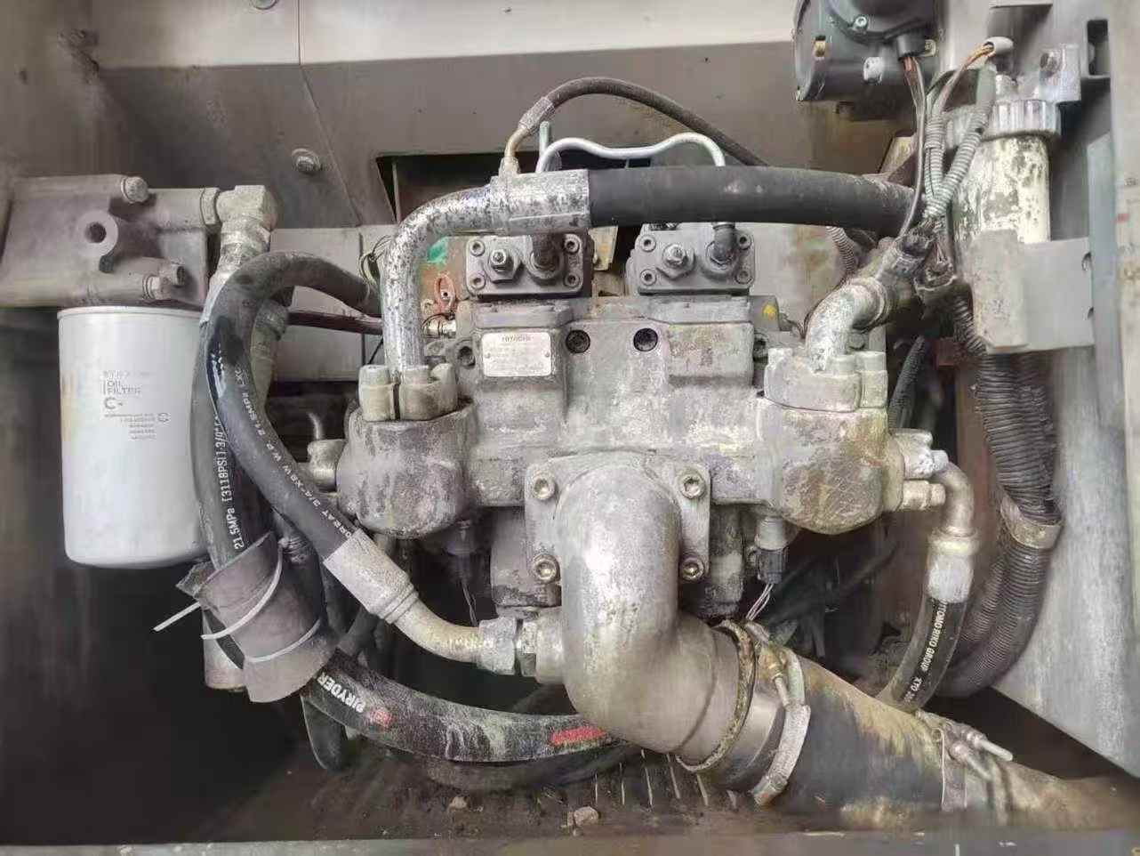 Used Hitachi ZX210LC-3G Excavator 2012 Model / 4